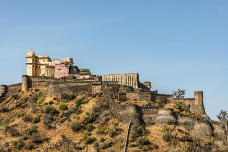 Challenging cycling trail from Udaipur to Kumbhalgarh, featuring India’s ‘Great Wall’