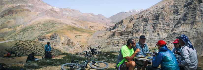 Lunch during Manali Leh Cycling Tour